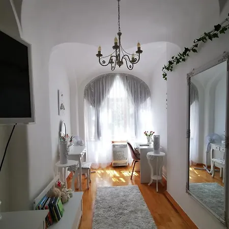 Oldtown Shelter With Free Private Parking Apartment *