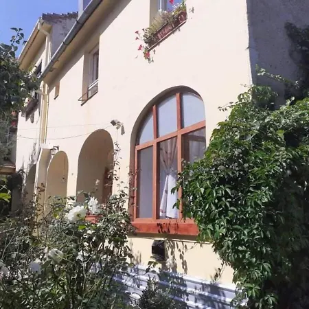 Oldtown Shelter With Free Private Parking Apartman
